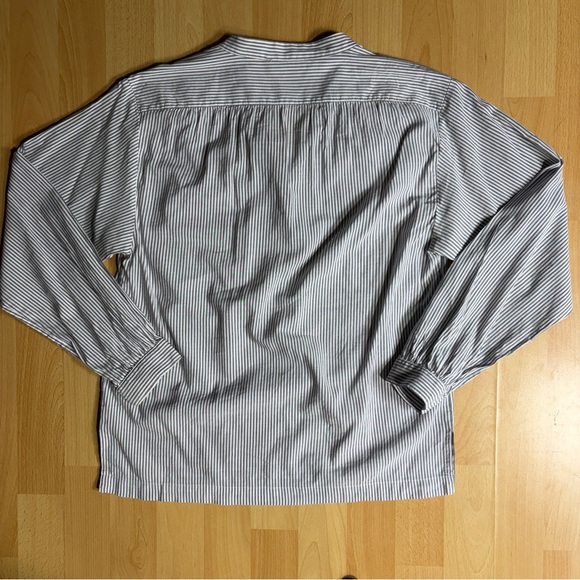 Doen Holde Blouse in Brighton Stripe Button-Front Peasant Shirt Cream & Gray - Picture 7 of 10